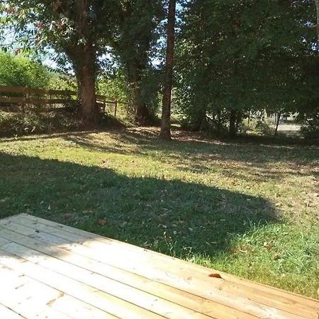 Au Calme Entouree Par La Nature.